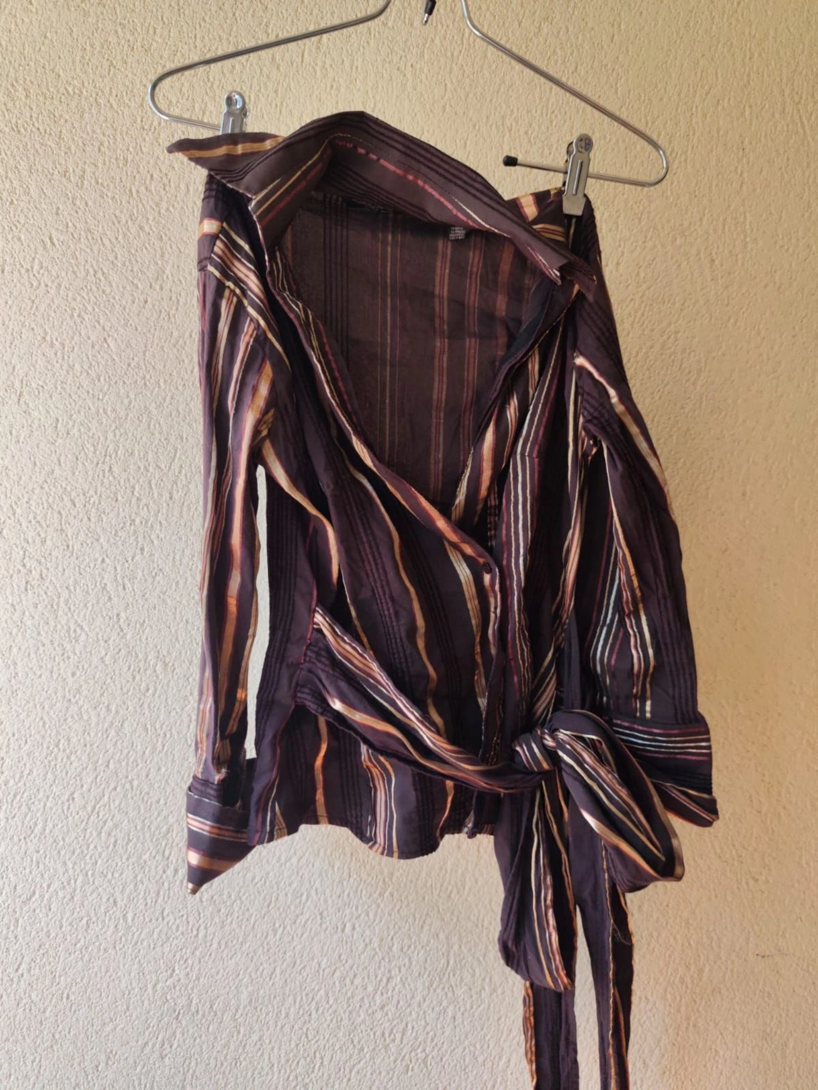 Zara Basic – Blusa cruzada de rayas, manga larga
T.S
